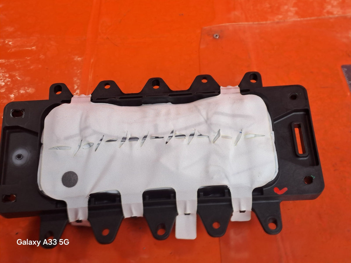 ebay-src:https://i.ebayimg.com/00/s/mtiwmfgxnjaw/z/-t0aaeswvcxo-jvg/$_57.jpg