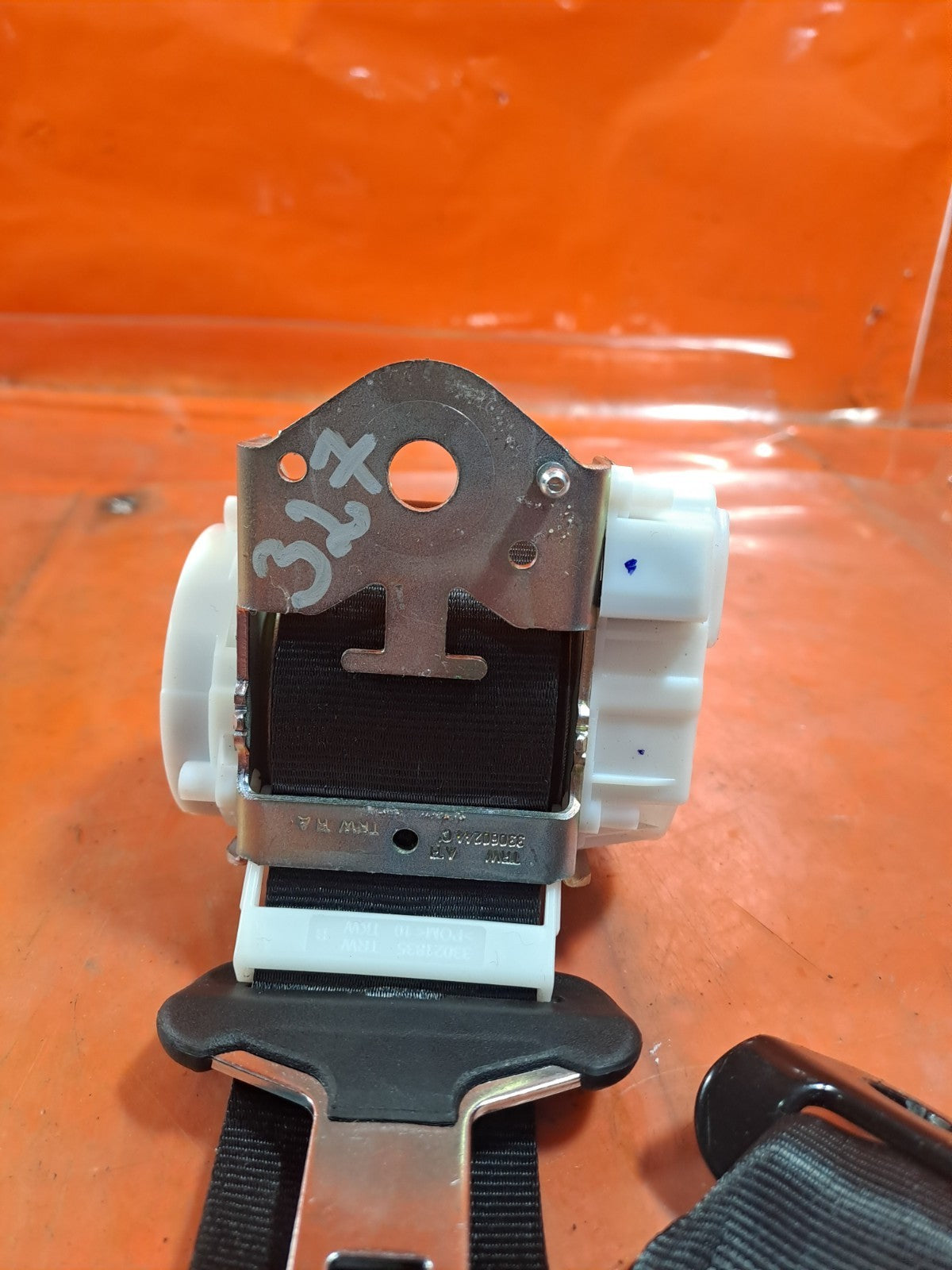 ✅CITROEN C4 CACTUS 1.6 DIESEL 2015 REAR SEATS MIDDLE SEAT BELT 34143411B A327 - Image 7