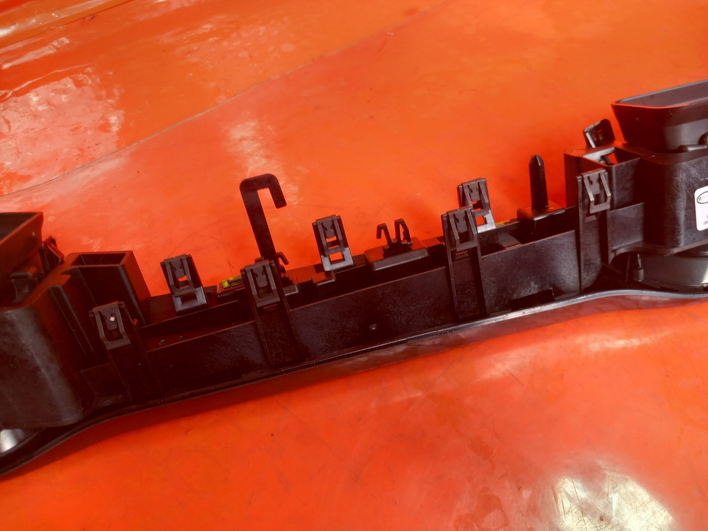 Renault Captur 1.6 Petrol 2023 Front Center Dashboard Air Vent 687618406R A392 - Image 12