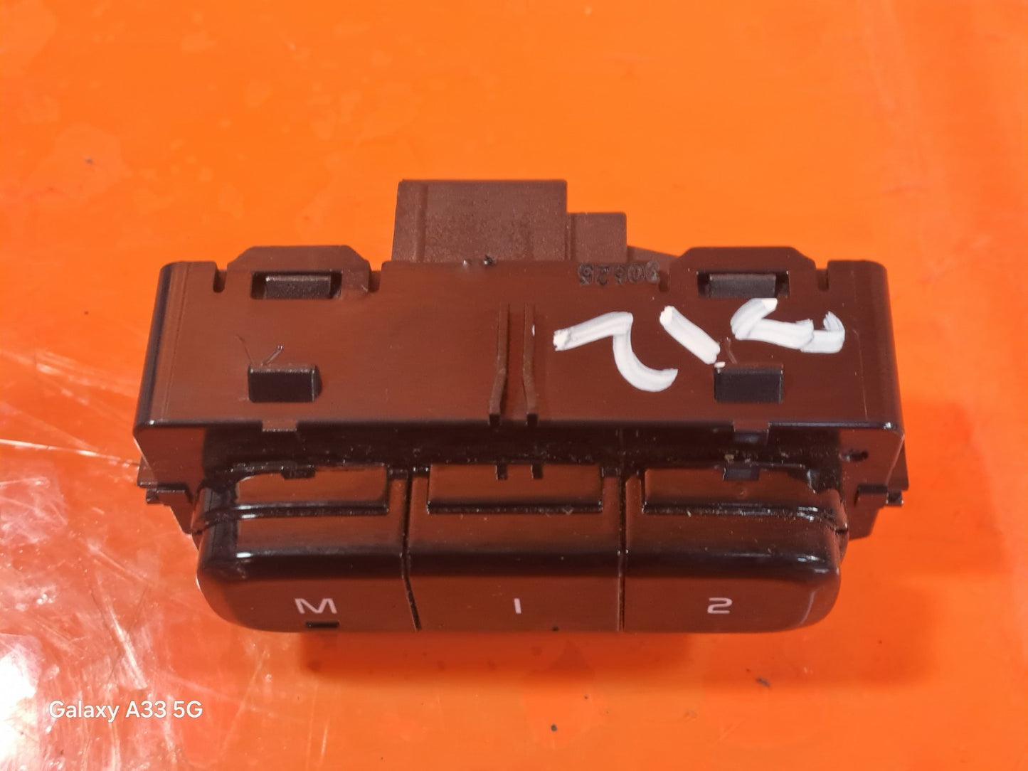 ebay-src:https://i.ebayimg.com/00/s/mtiwmfgxnjaw/z/fjeaaeswfadpftes/$_57.jpg