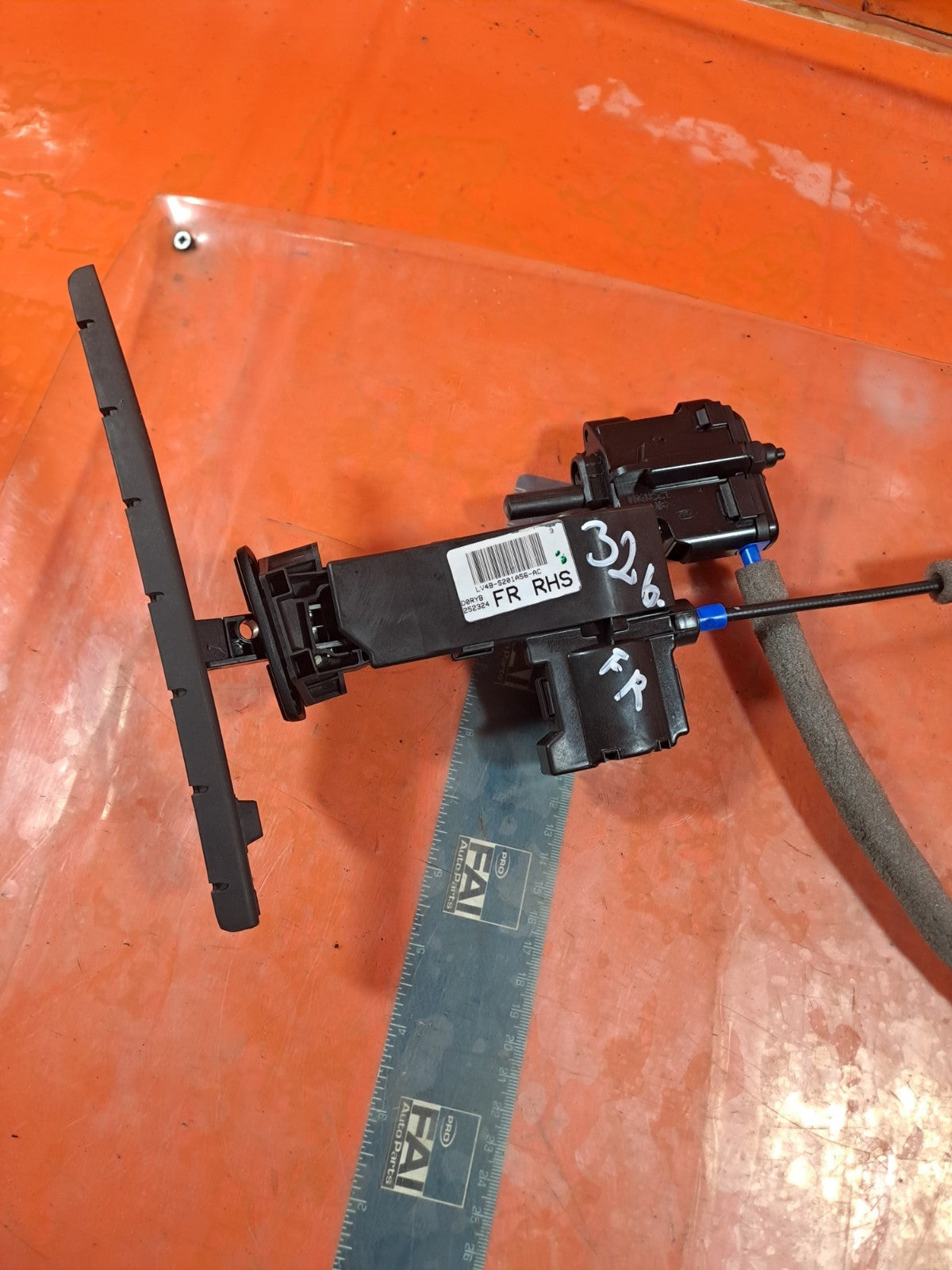 ✅FORD KUGA ST-LINE 2.5 PETROL 2025 FRONT RIGHT OPENING LIMITER LV4BS201A56AC - Image 5