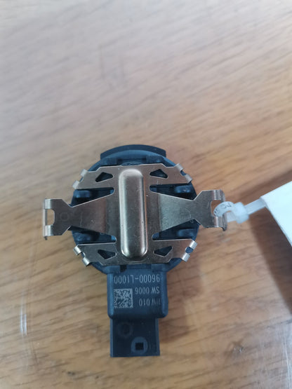 ebay-src:https://i.ebayimg.com/00/s/mtywmfgxmjaw/z/rxsaaoswjc1msnit/$_57.jpg