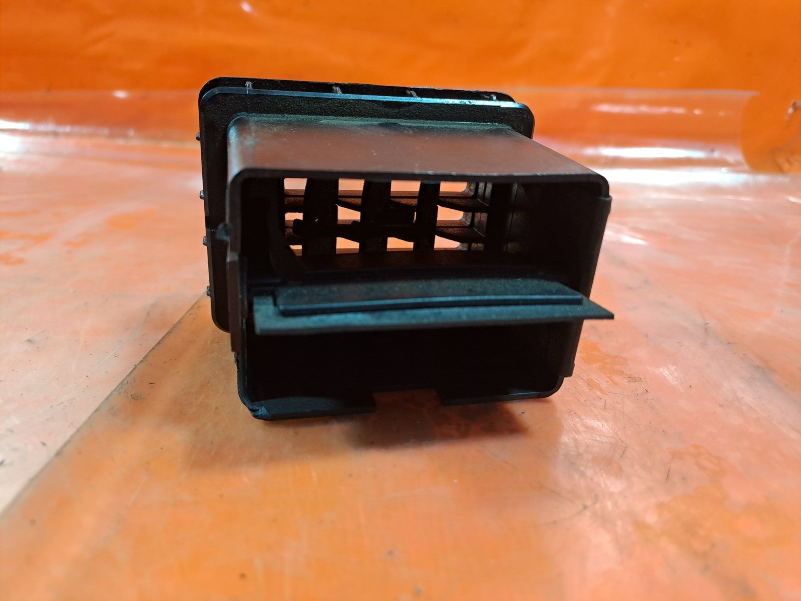 ✅2003 VOLVO FL DASHBOARD LEFT AIR VENT + WARRANTY A324 - Image 8