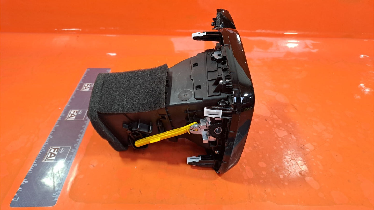 KIA XCEED 1.5 PETROL 2021 FRONT RIGHT DASHBOARD AIR VENT 97480-J7BA0 Warranty - Image 4