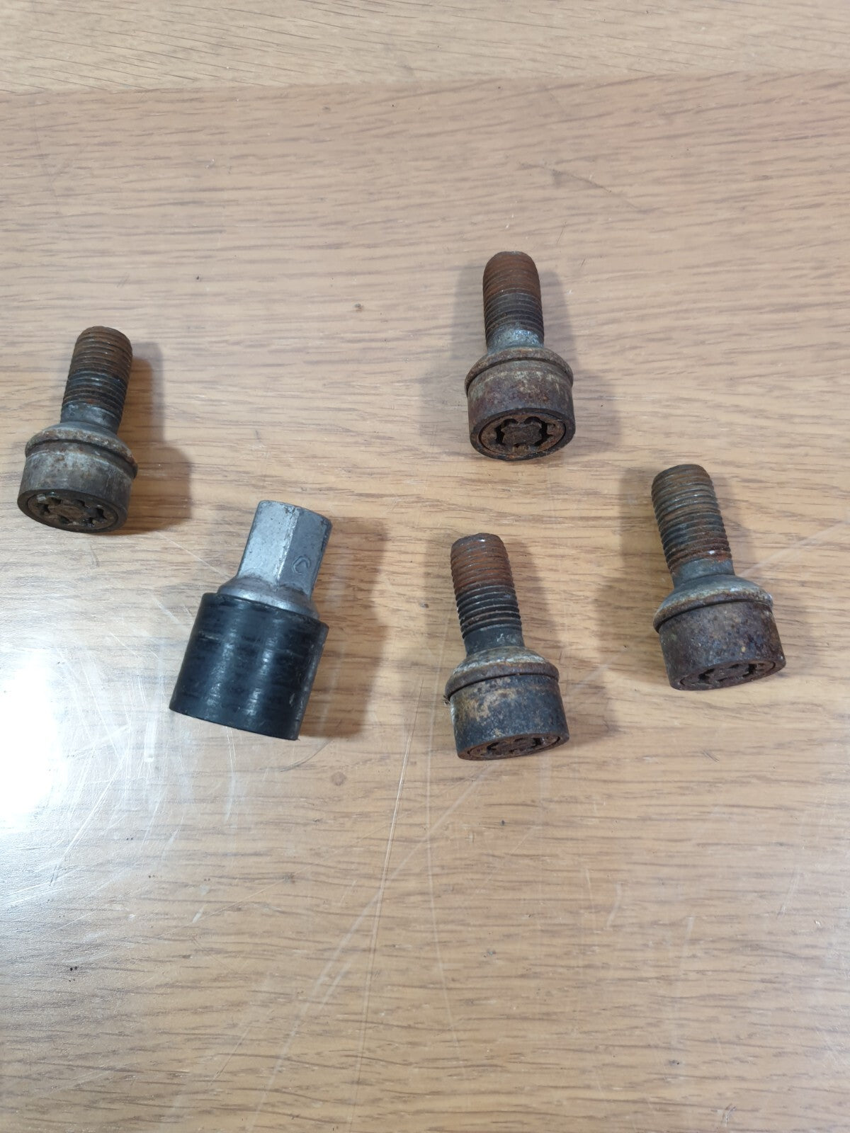 MERCEDES B CLASS W246 1.8 DIESEL 2012 LOCKING WHEEL NUTS Warranty A211 - Image 2