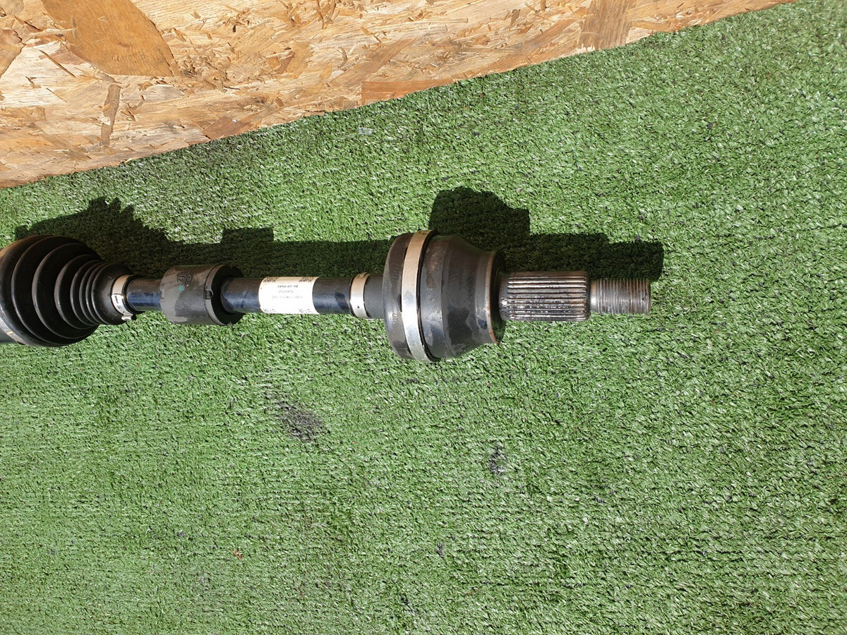 2022 Range Rover Evoque L551 1.5 Petrol Rear Left Auto Driveshaft L8D2-4K139-AD - Image 3