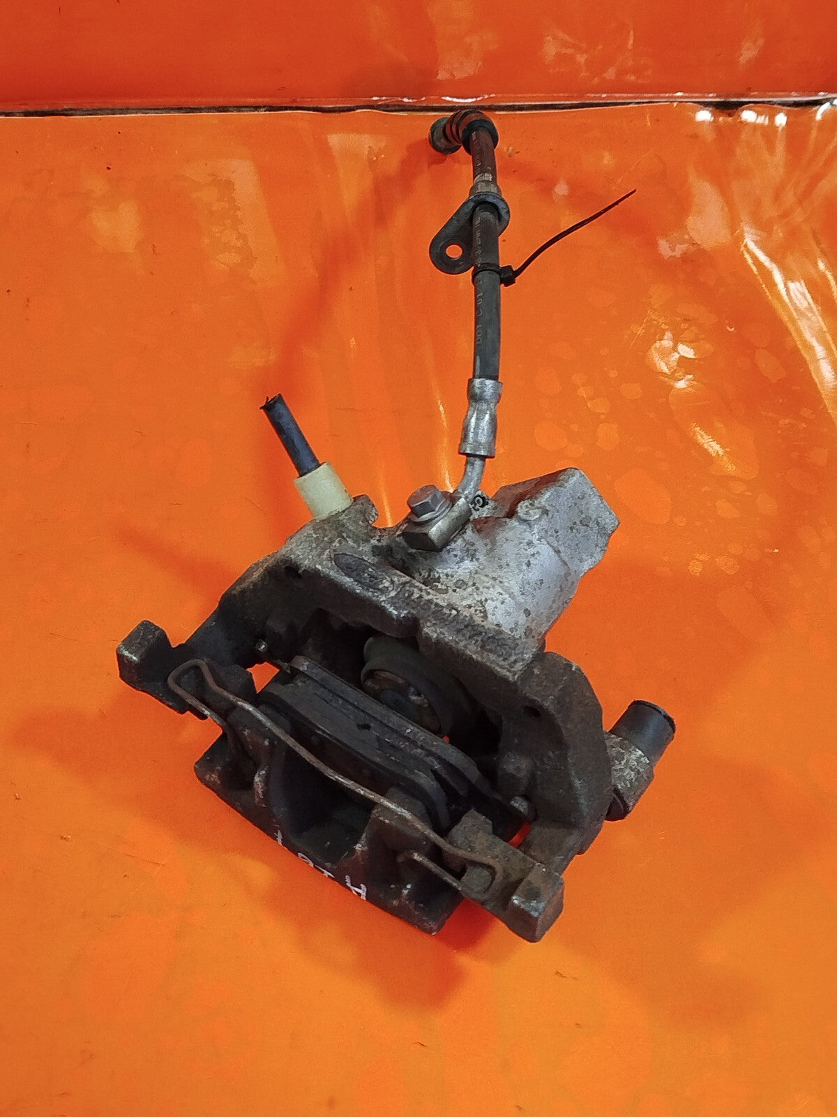 ✅FORD FIESTA MK8 VIGNALE 1.0 PETROL 2018 REAR RIGHT BRAKE CALIPER H1BC2552A - Image 4