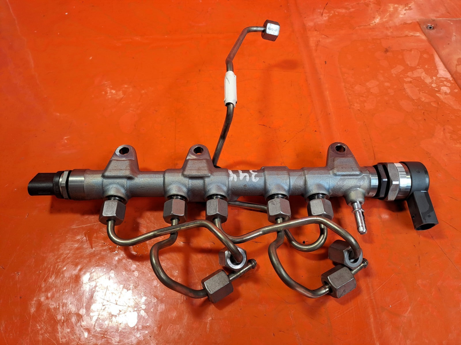 ✅BMW F23 218D Se 2.0 DIESEL 2019 B47D20U0 FUEL INJECTOR RAIL 8514154 Warranty - Image 1