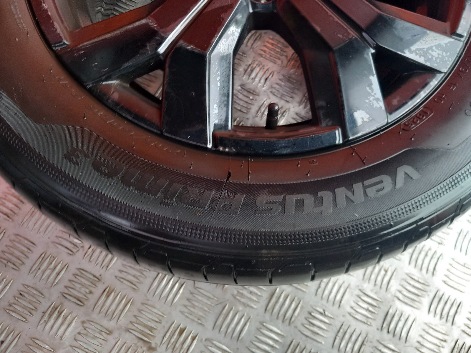 2024 Dacia Jogger Alloy Wheel with Tyre 205/60 R16 403004026R Warranty A391 - Image 9