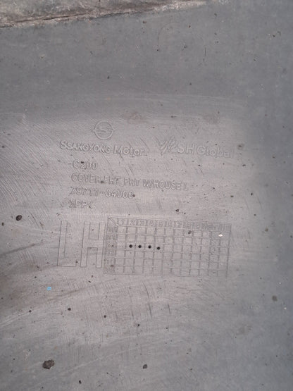 ✅2013 SSANGYONG KORANDO S 2.0D FRONT LEFT WHEEL SPLASH GUARD 79711-34000 A282 - Image 8