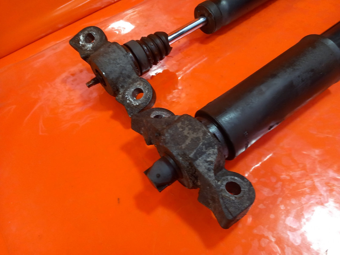 Ford Galaxy Zetec 2.0 Diesel 2019 Rear Shock Absorbers Pair F1GC18080DEA A345 - Image 7