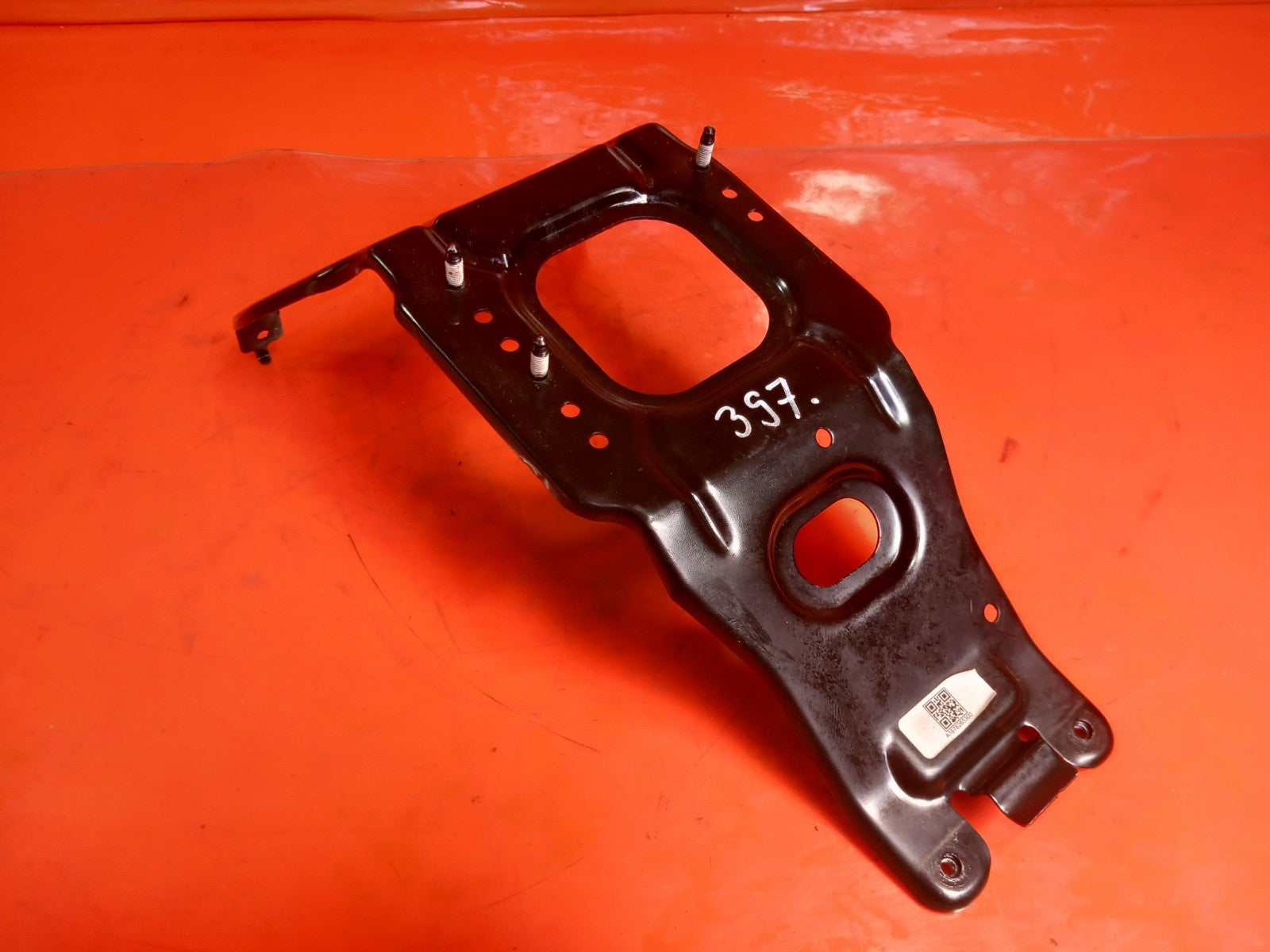 Mercedes Gle 450D AMG 3.0 Diesel 2025 Front Distance Radar Sensor Bracket A397 - Image 10