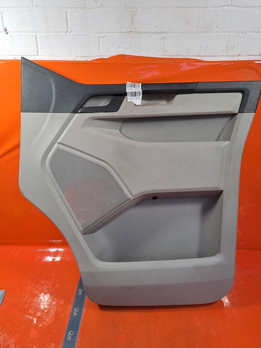 Volkswagen Transporter T6 2016 2.0 Diesel Front Right Door Card Warranty A225 - Image 1