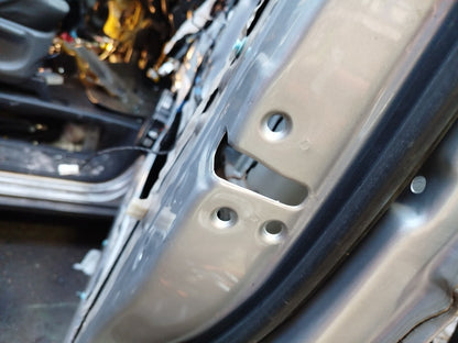 ✅2010 HYUNDAI I800 2.5D FRONT RIGHT DOOR W/O MIRROR SILVER + WARRANTY A325 - Image 8