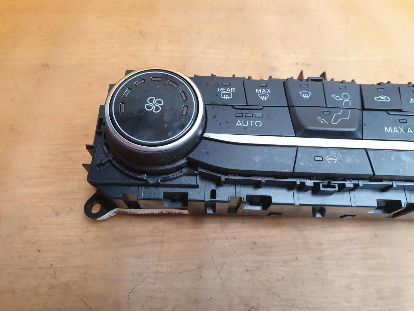 ebay-src:https://i.ebayimg.com/00/s/mtiwmfgxnjaw/z/u5kaaoswphlmqwkm/$_57.jpg