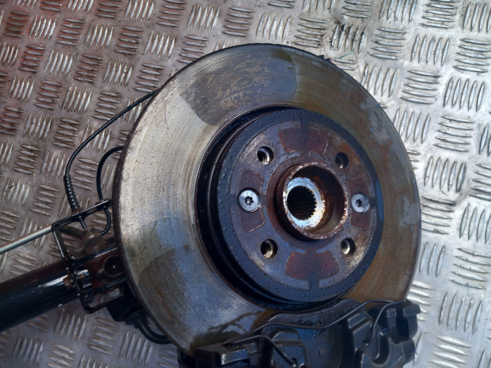 2024 Dacia Jogger Front Left Suspension Leg Hub Warranty A391 - Image 6