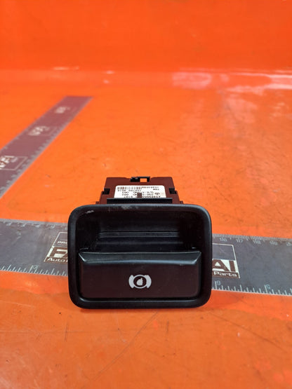✅MERCEDES W176 A180 1.5 DIESEL 2015 HANDBRAKE RELEASE SWITCH A2469050451 A235 - Image 1