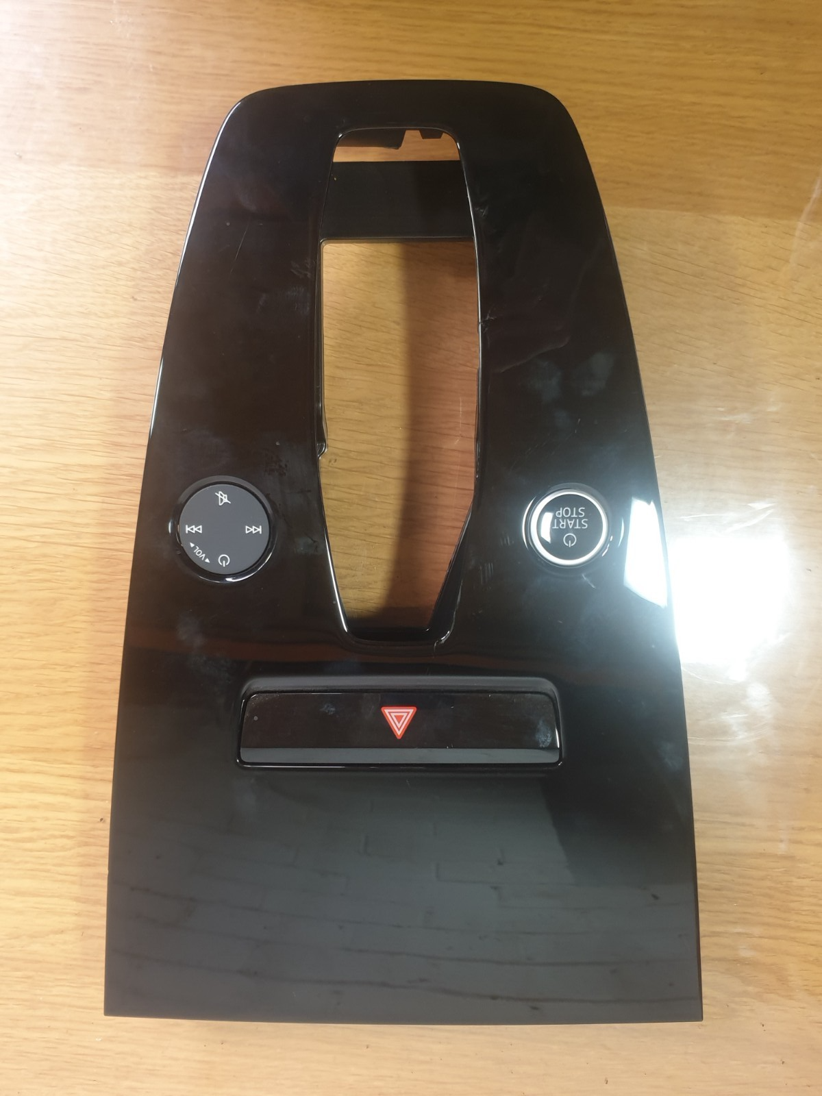 ✅Audi Q4 E-Tron S Line 2023 CENTRE CONSOLE PANEL 89A864241 83A905217B 8Y0919616 - Image 1