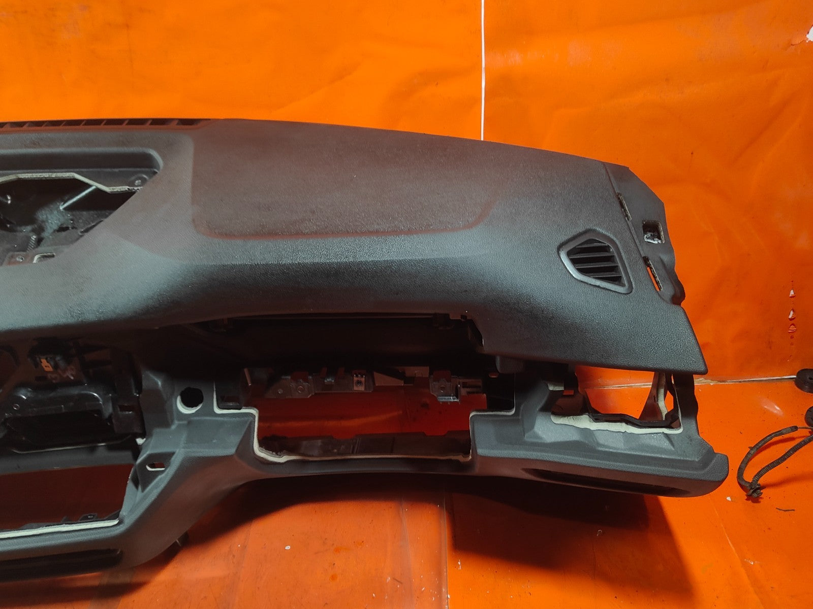 ebay-src:https://i.ebayimg.com/00/s/mtiwmfgxnjaw/z/-naaaesw1-tpakch/$_57.jpg