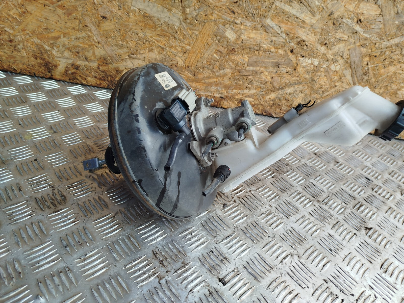 ✅FORD B-MAX TITANIUM 1.0 PETROL 2014 BRAKE SERVO MASTER CYLINDER AY112B195BA - Image 9