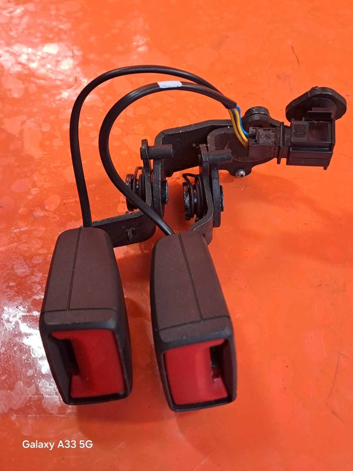 ✅2023 CUPRA FORMENTOR REAR DOUBLE SEAT BELT BUCKLE + WARRANTY A336 - Image 9