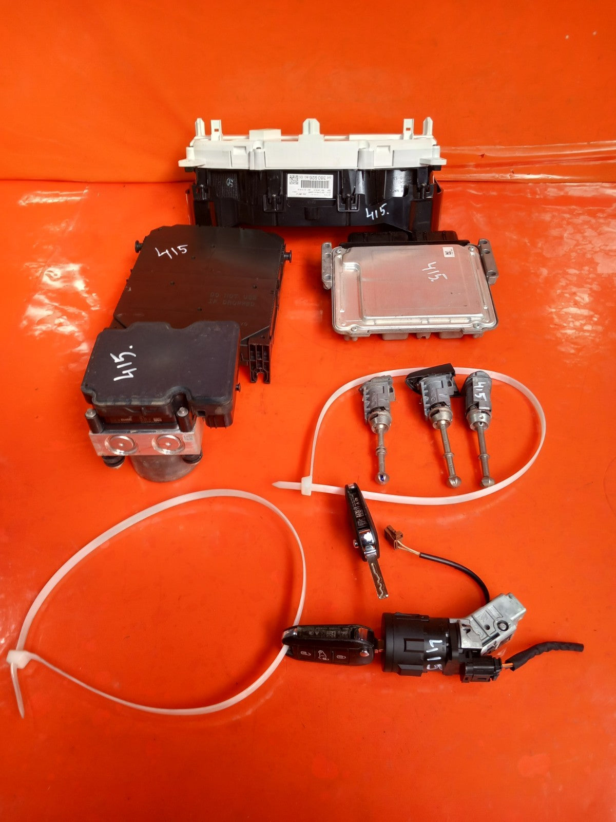 Citroen Berlingo 650 1.5 Diesel 2021 Engine ECU Kit 9838092680 9827551180 A415 - Image 12