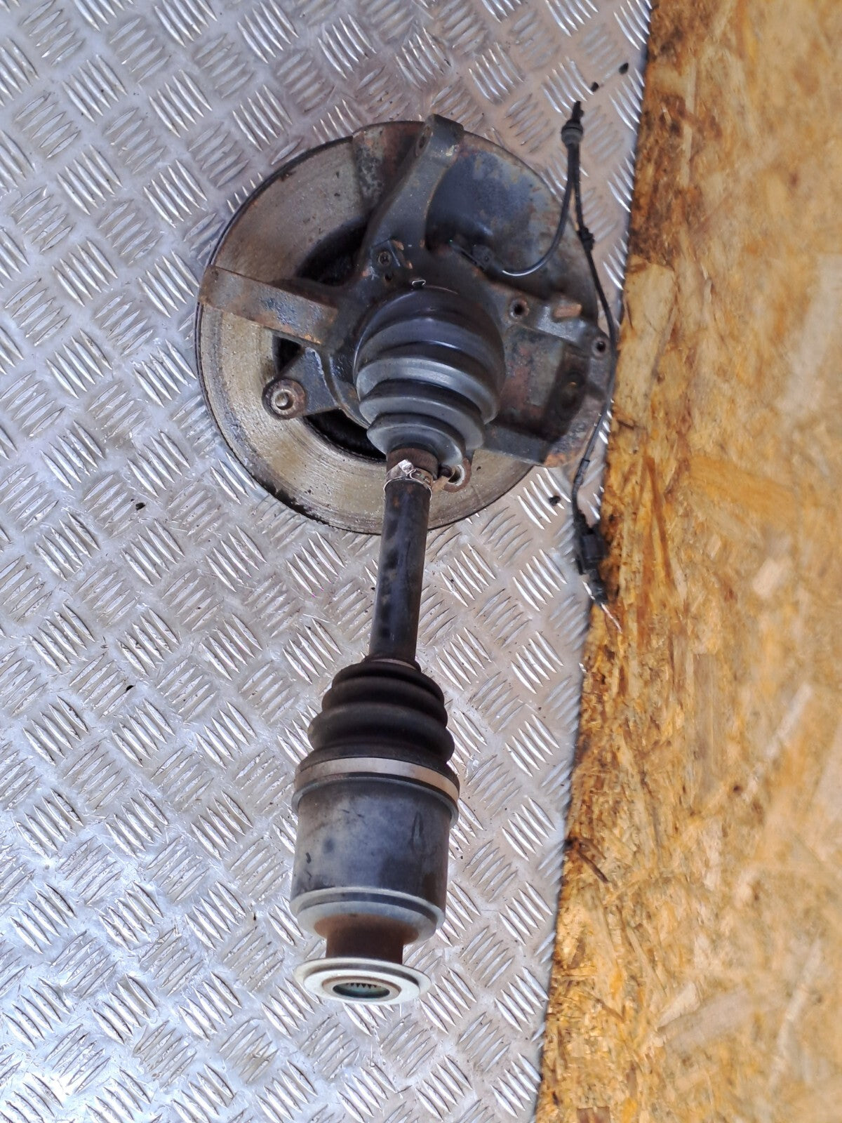 ✅2013 SSANGYONG KORANDO S 2.0D FRONT RIGHT WHEEL HUB + WARRANTY A282 - Image 2