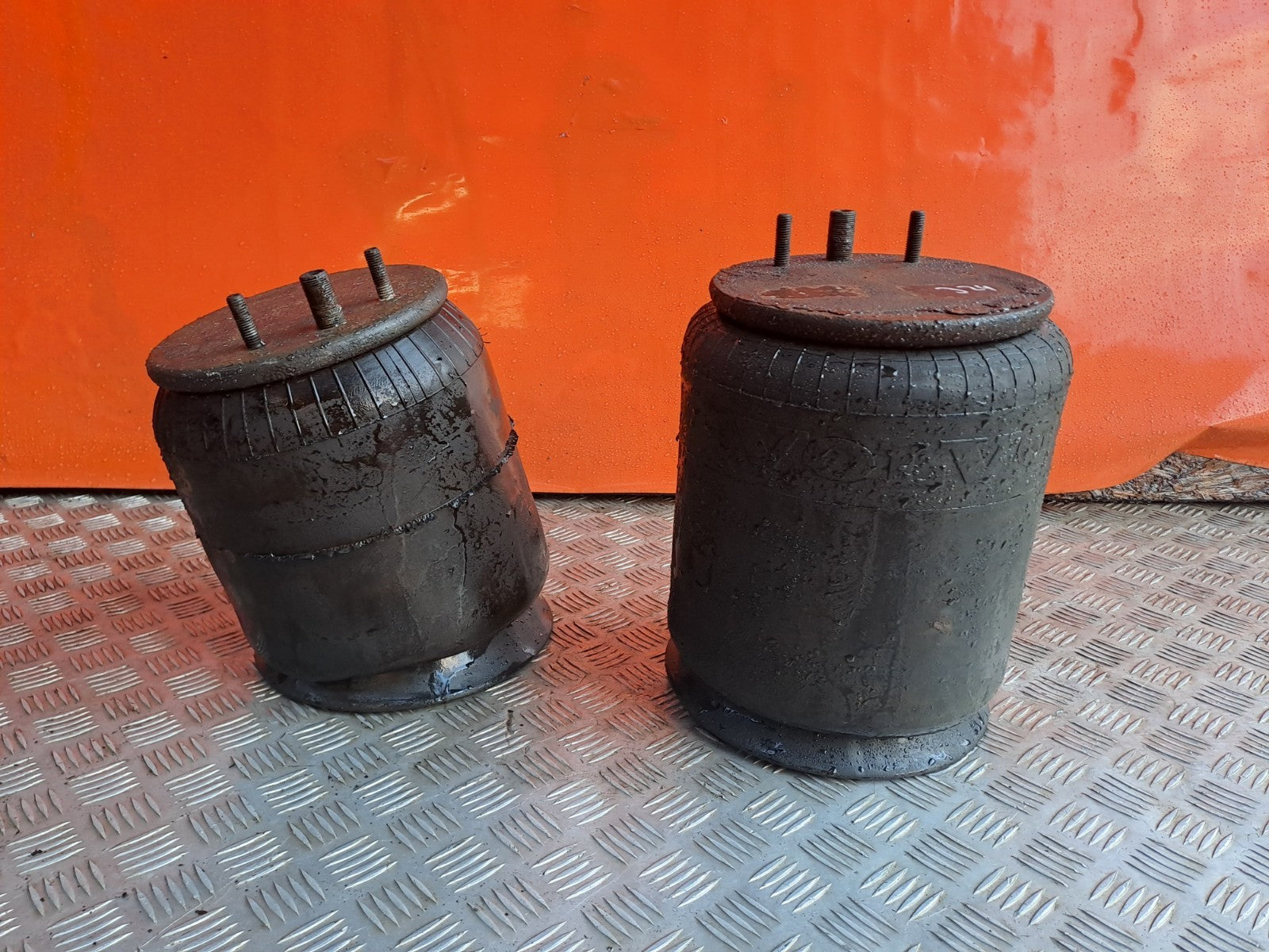 ✅2003 VOLVO FL 5.5D REAR AIR SUSPENSION BAG SPRING 1x + WARRANTY A324 - Image 2