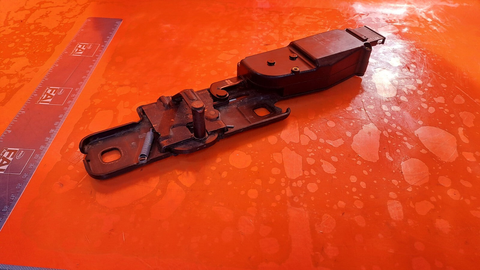 2010 AUDI Q7 S-LINE 3.0D ELECTRIC TAILGATE CATCH MECHANISM WITH MOTOR A224 - Image 3