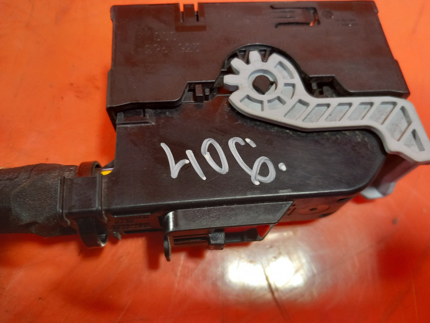 ebay-src:https://i.ebayimg.com/00/s/mtiwmfgxnjaw/z/0d0aaesw-qlqjtr2/$_57.jpg