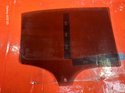 ✅MERCEDES A180 SPORT 1.3 PETROL 2025 REAR LEFT DOOR WINDOW GLASS A1777353100 - Image 3