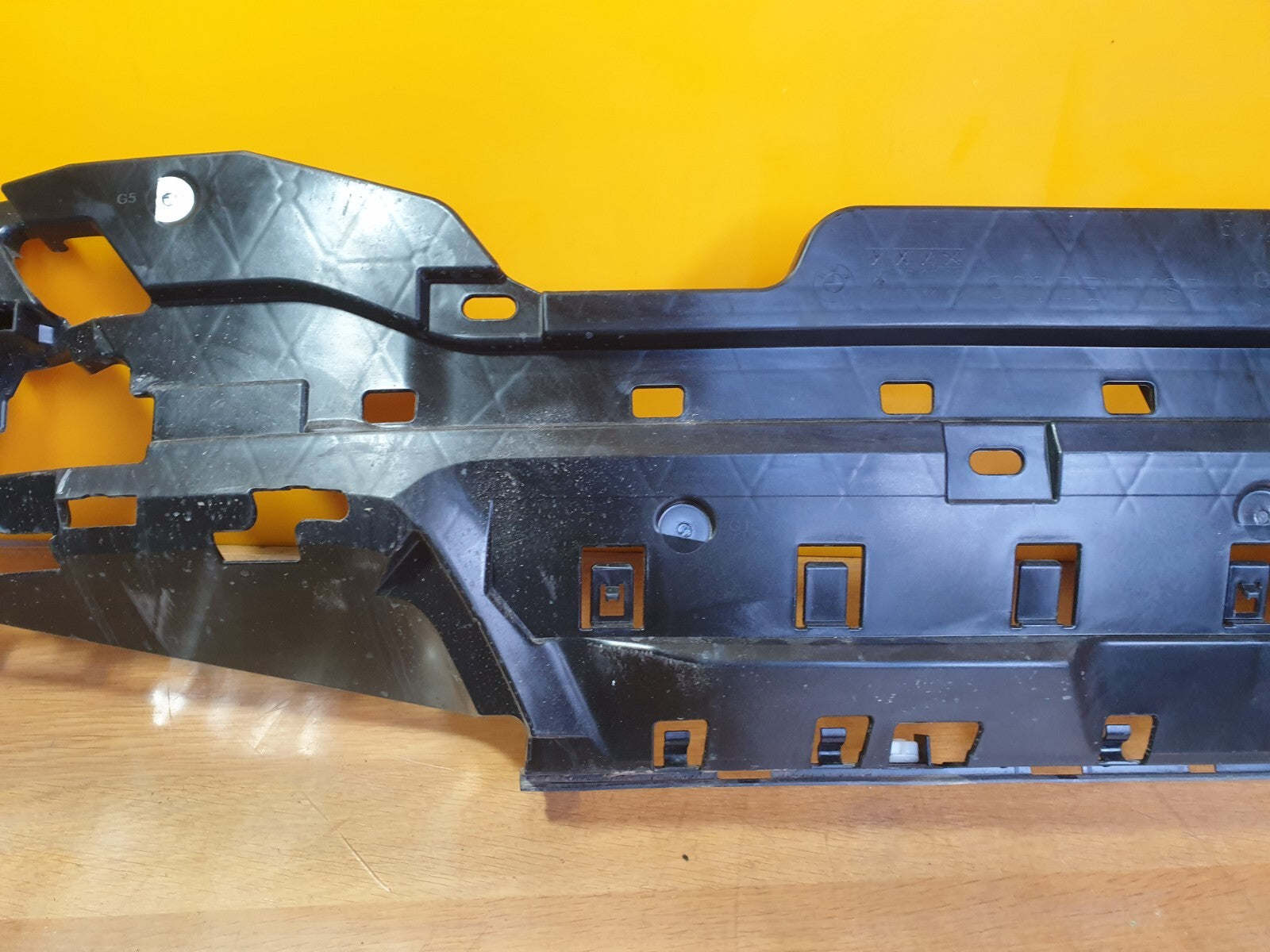 ✅2023 BMW I4 G26 E-DRIVE 40 M SPORT BUMPER MIDDLE BRACKET MOUNT 8096508 A190 - Image 3