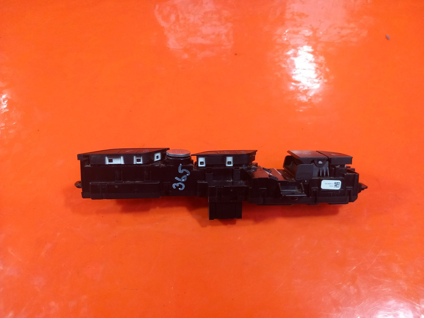 ebay-src:https://i.ebayimg.com/00/s/mtiwmfgxnjaw/z/u4qaaeswgw9qmwow/$_57.jpg