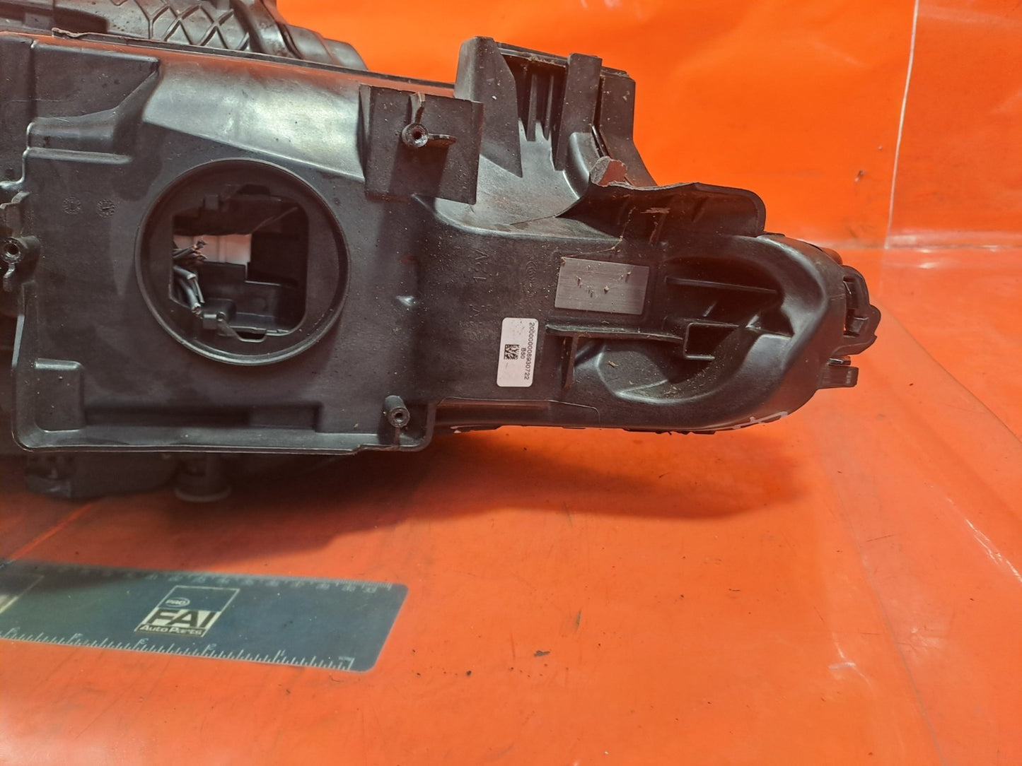 ✅2023 POLESTAR 2 LONG RANGE FRONT RIGHT HEADLIGHT parts only P32392334 A312 - Image 9