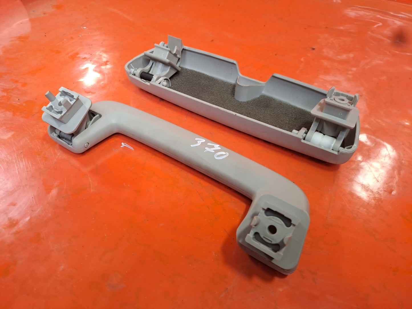 ✅2021 Ford Transit Custom Interior Roof Grab Handle & Sunglasses Compartment - Image 8