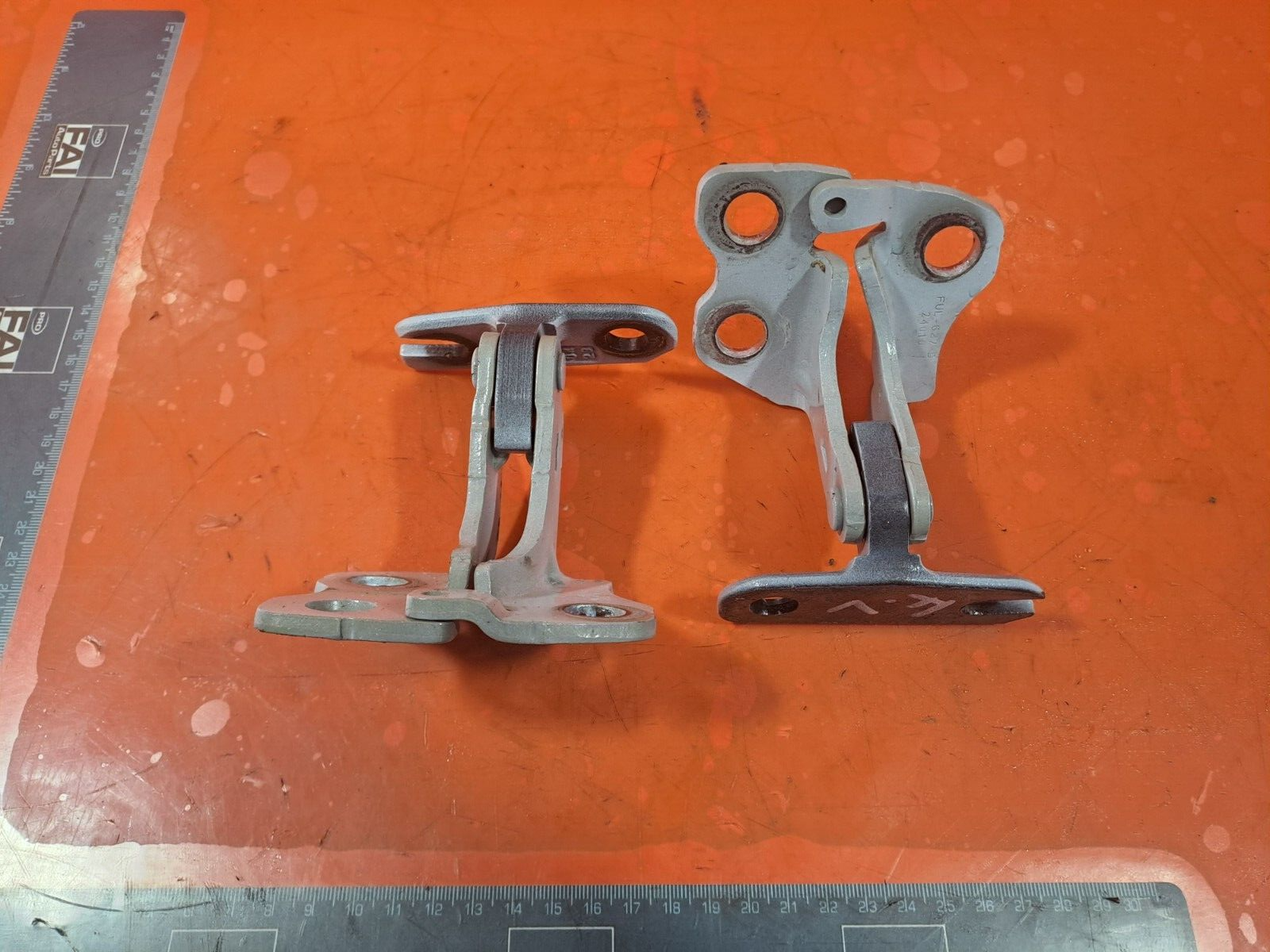 TESLA Model 3 Long 2024 Front Left Top Bottom Door Hinges Warranty A207 - Image 1