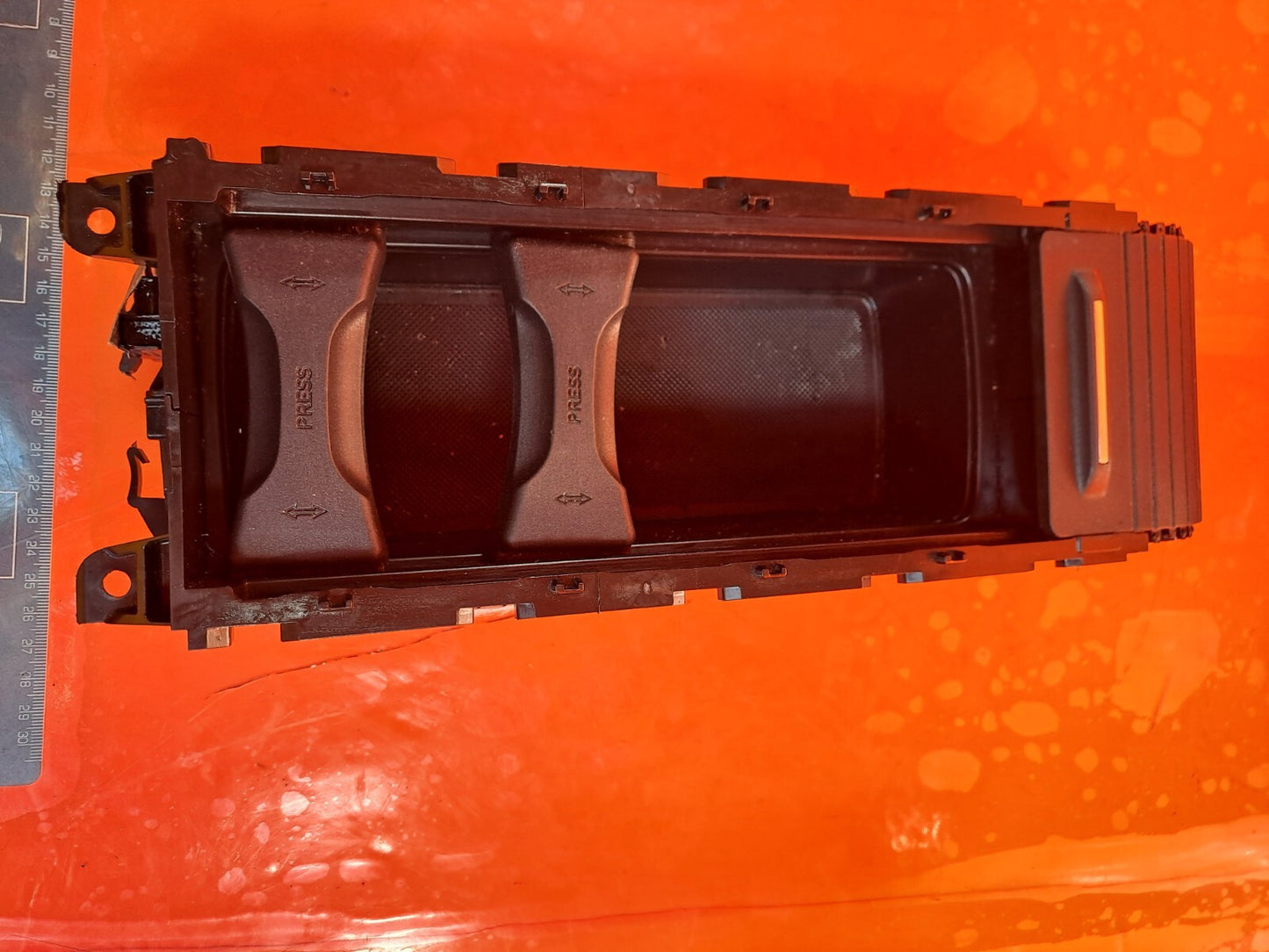 ✅FORD FOCUS ST-LINE 1.0 PETROL 2024 CENTRE CONSOLE STORAGE COMPARTMENT A267 - Image 5