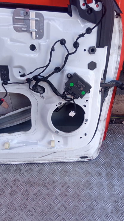 Ford Galaxy MK3 Zetec 2019 Front Left Door Frozen White Warranty A345 - Image 11