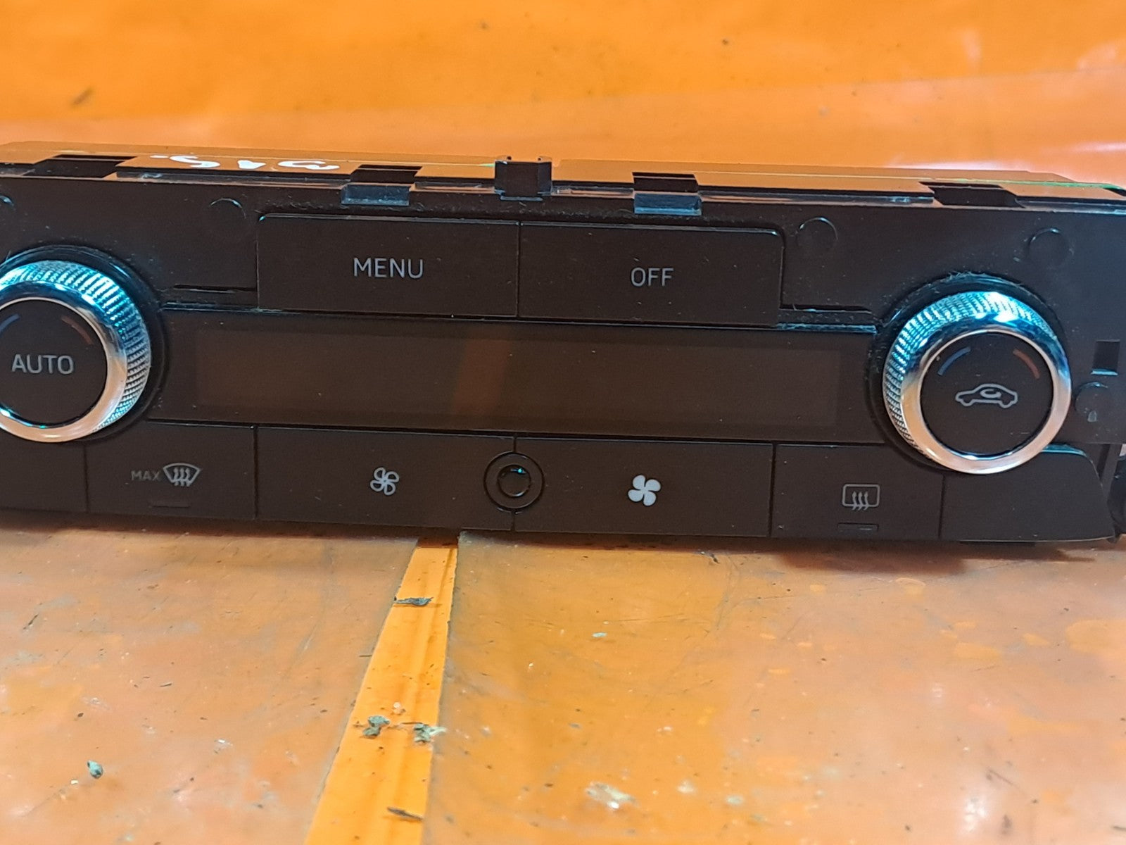 ✅SKODA KAMIQ Se 1.5 PETROL 2024 A/C HEATER CONTROL SWITCH PANEL 6VA907044D A319 - Image 4