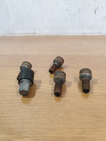 MERCEDES B CLASS W246 1.8 DIESEL 2012 LOCKING WHEEL NUTS Warranty A211 - Image 3