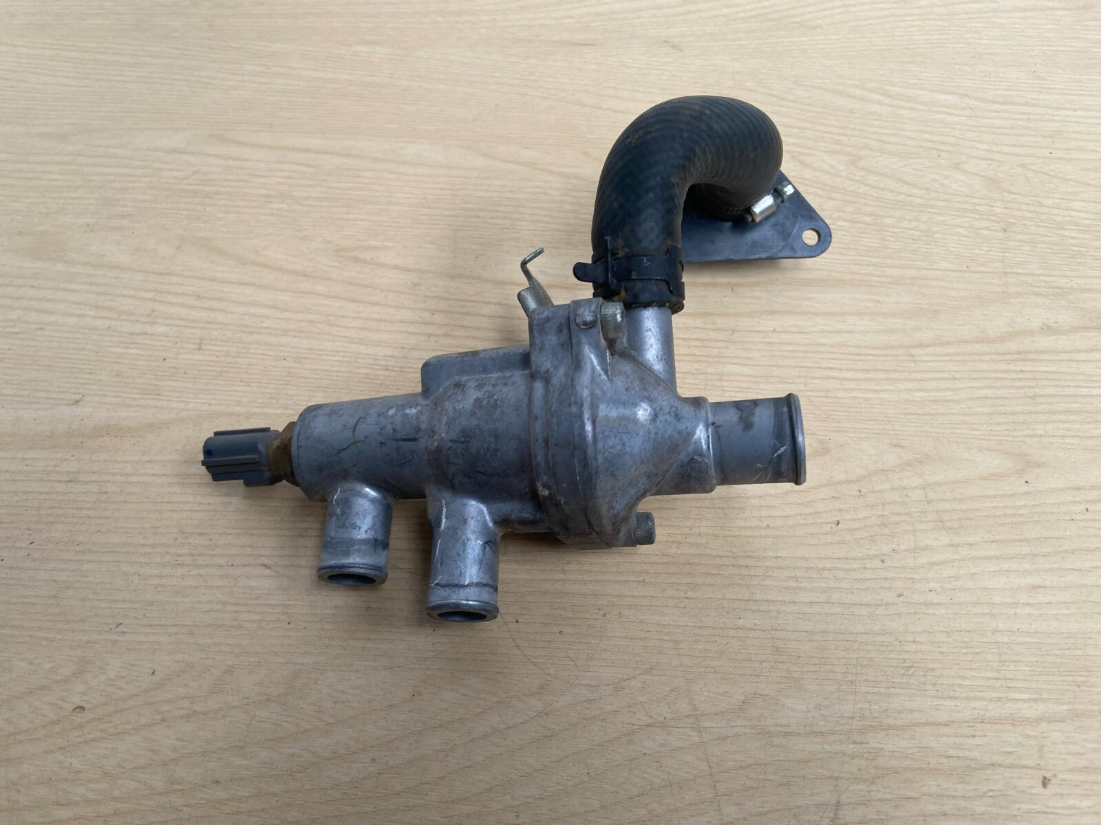 YAMAHA XVS1300C 2015 THERMOSTAT HOUSING ASSEMBLY Warranty A031 - Image 1