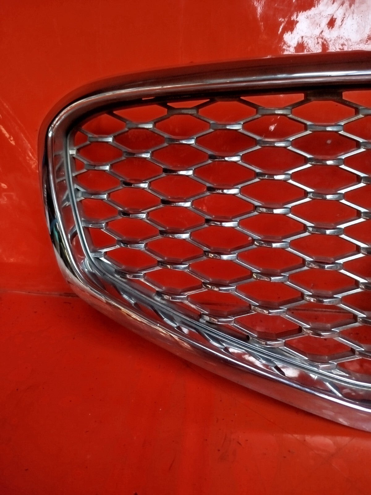 ✅2013 SSANGYONG KORANDO S 2.0 DIESEL FRONT RADIATOR GRILLE + WARRANTY A282 - Image 2