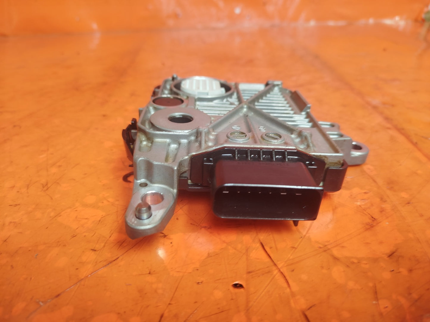 ebay-src:https://i.ebayimg.com/00/s/mtiwmfgxnjaw/z/s0uaaesw3efoac2p/$_57.jpg