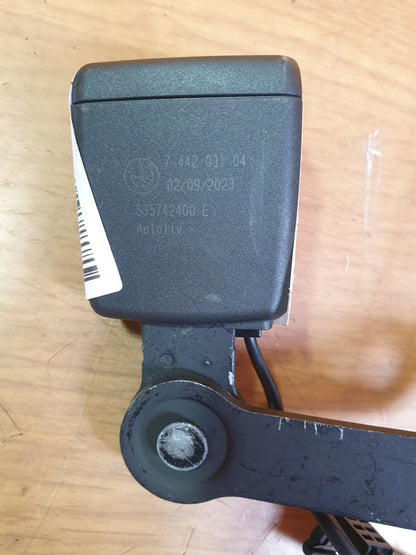 ✅BMW I4 G26 E-DRIVE 40M SPORT 2023 REAR SEAT BELT BUCKLE SET 7442030 7442031 - Image 8