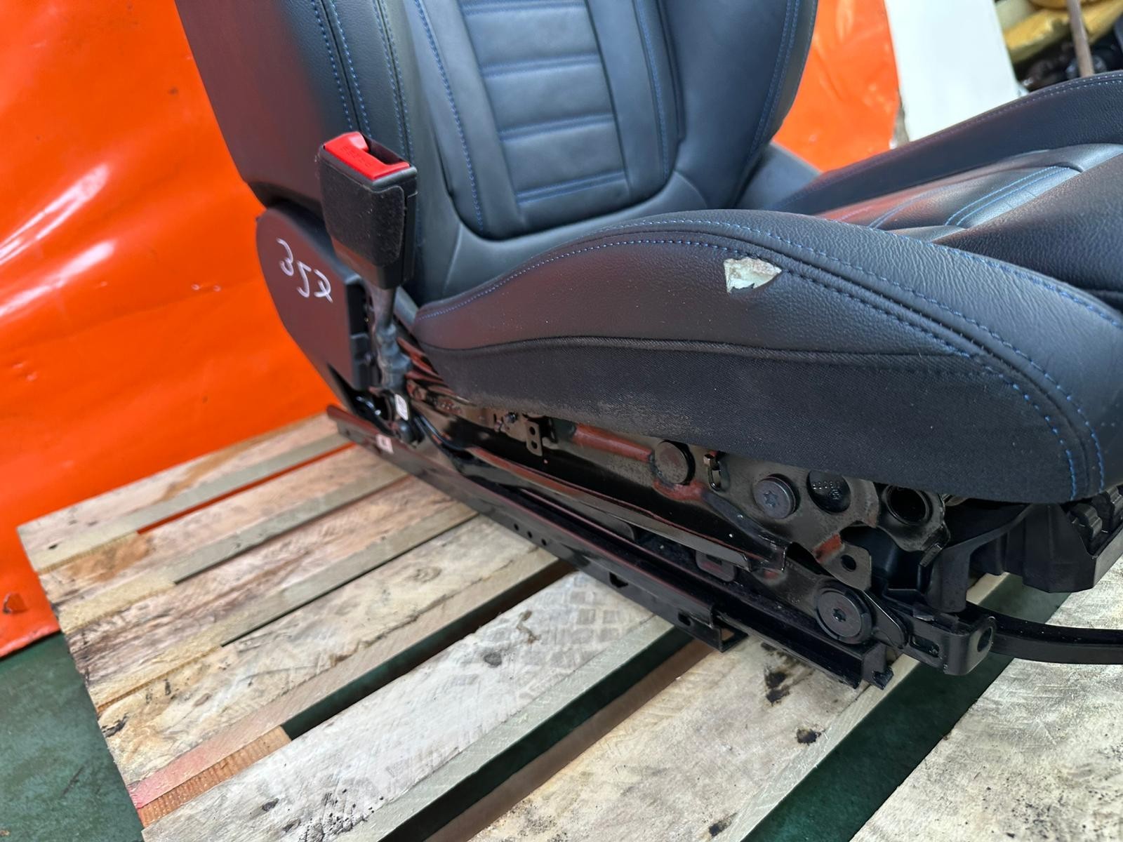 ebay-src:https://i.ebayimg.com/00/s/mtiwmfgxnjaw/z/kg8aaeswcibpqvzr/$_57.jpg