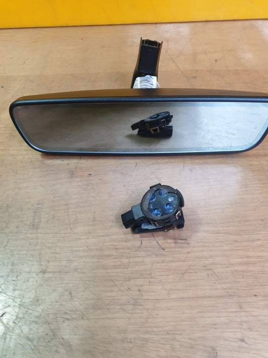 ✅Hyundai I20 N Line 2023 REAR VIEW INTERIOR MIRROR AND RAIN WINDSCREEN SENSOR - Image 1