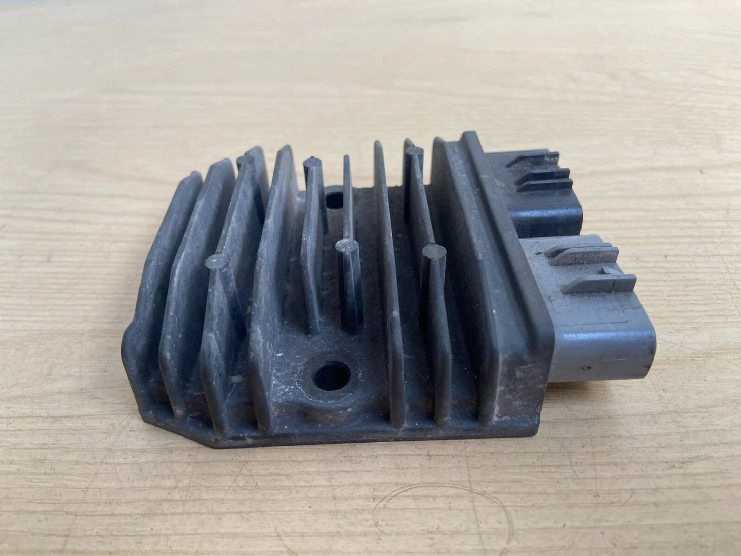 ✅Yamaha XVS 1300 C 1.3 Petrol 2015 Voltage Regulator Rectifier SH821AA Warranty - Image 2