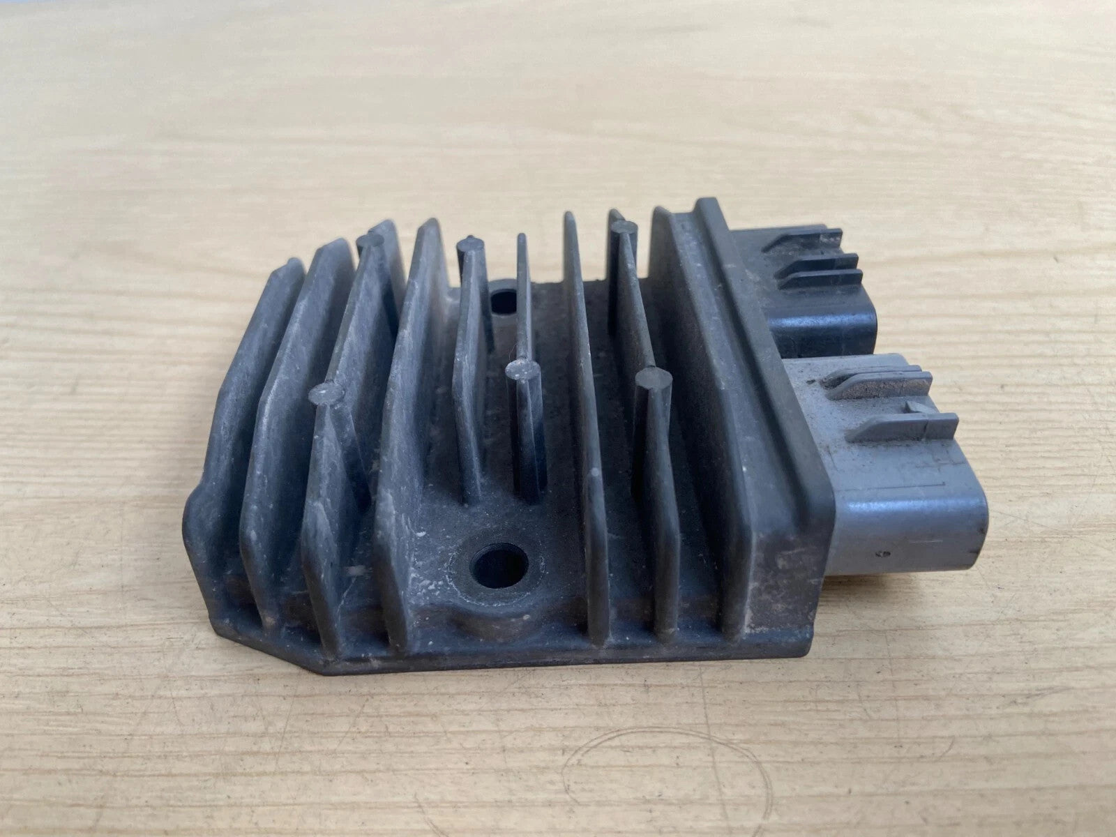 ✅Yamaha XVS 1300 C 1.3 Petrol 2015 Voltage Regulator Rectifier SH821AA Warranty - Image 2
