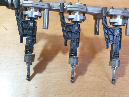 ✅2021 BMW 1 SERIES F40 M SPORT 1.5P FUEL INJECTION RAIL INJECTORS +WARRANTY A177 - Image 2