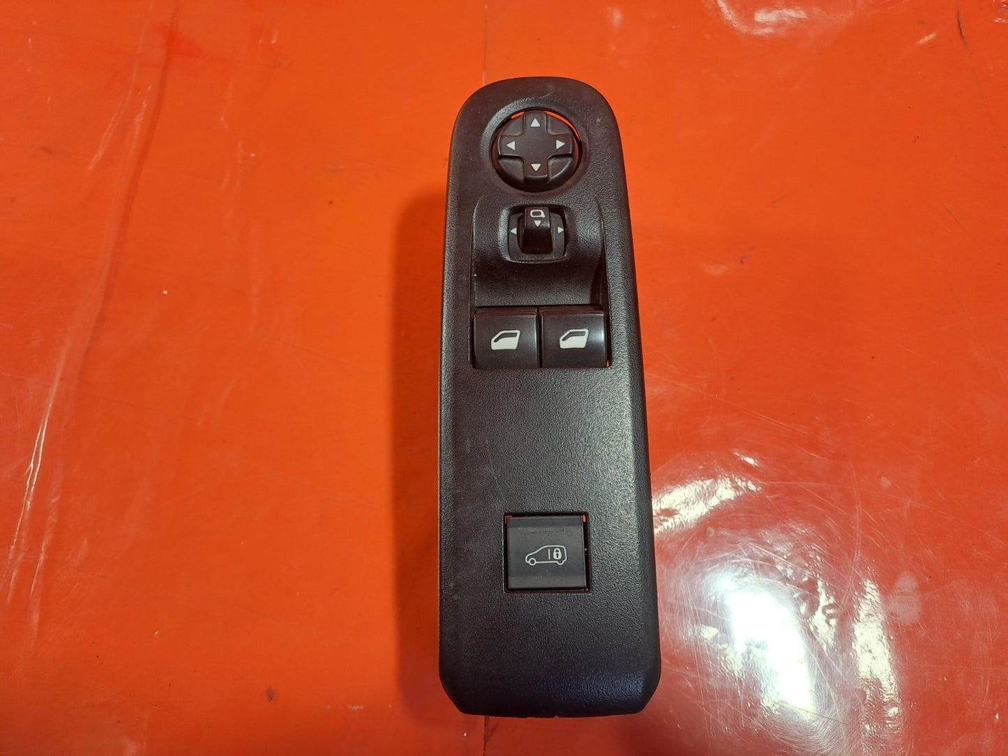 ✅Citroen Berlingo 650 1.5 Diesel 2020 Front Right Door Window Switch 98167922ZD  - Image 2